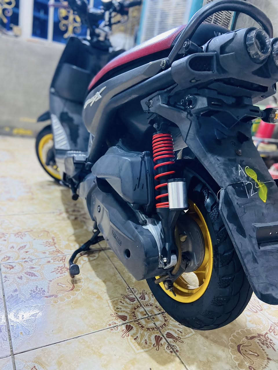 سكنز جبلي للبيع مكفوله كفاله عامه لمديل2013سعر1400رقمي***********ول مو شراي لا يتعبني
