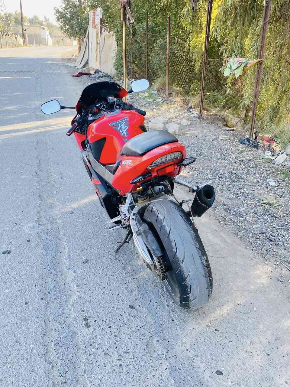 سلام عليكم دفل 954 طاك بيه كور بس الله شاهد دراجه خير من الله  وتخبل  ونصبته حلوه وكلشي شغال بيه بس طك بيه كور وطفت وبعد مــا صالحته بيعلك كوم حديد بس بليرضه بي الله لا تكسر بيه ‭٠٧٧١ ٦٧٩ ٨٥٠٧‬
