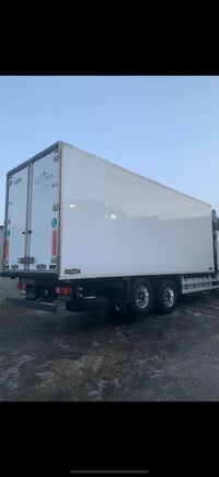 براد شيرو مع جهاز sl400 شرط الشغل طول 7/50  ارتفاع 2.55 من الداخل مع چ...