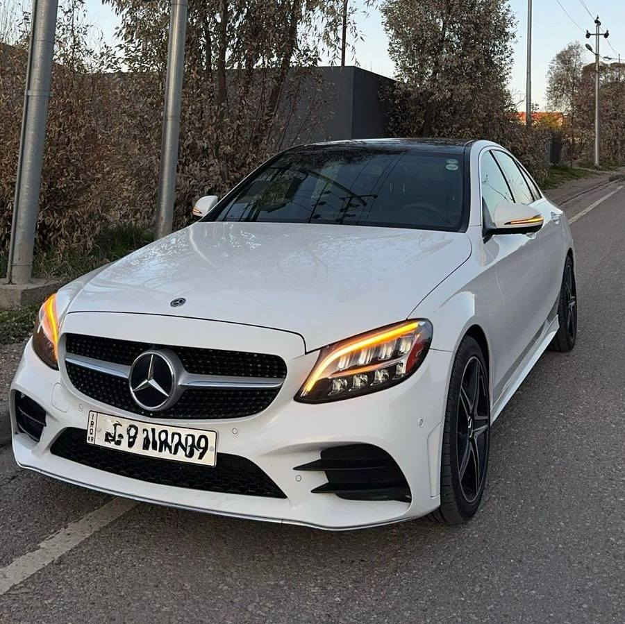 مرسيدس C 300 amg 2019
 مكفولة كفالة عامة 
عدى كم شخط صغير أثر خباثة متكحلات 
السيارة amg أصل فول الفول 

- فول حساسات + فول رادارات 
- ⁠5 كامرات كهربائية + نقط عمياء 
- ⁠فول إنارة داخلية خارجية LED 
- ⁠جنطة كهرباء + دخول ذكي 4 ابواب 
- ⁠جلد كشنات فول كهرباء + حزام أمان كهرباء + تدفئة كشنات وستيرن 
- ⁠أنظمة قيادة متعددة 7 أنظمة 
- ⁠داخل 64 لون والخ... بعد هواي مواصفات 

 السيارة بأسمي رقم دهوك 

ماشية 105 ميل السيارة بنظافة الزيرو ومعتنين بيها.

رقم صاحب سيارة ***********
