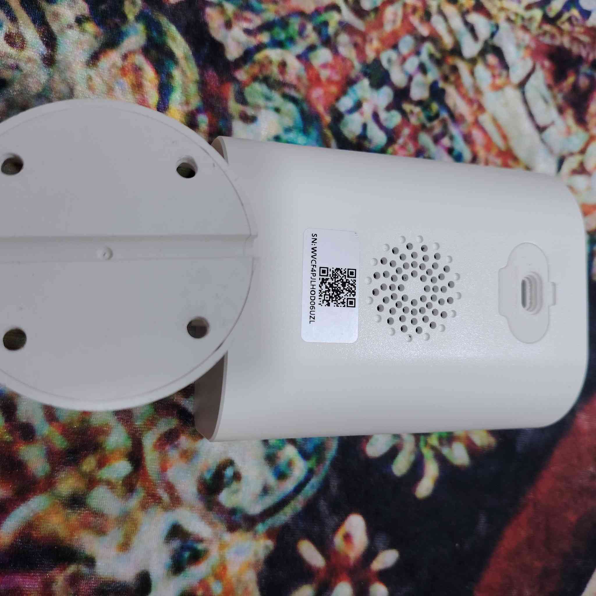 ٢٥ ع اول تم وب العافيه 
هذا الجهاز هو كاميرا مراقبة ذكية من ماركة داهوا (Dahua). 

نوع الجهاز: كاميرا مراقبة داخلية ذكية.

المميزات: توفر دقة عالية للفيديو وتدعم الاتصال بالواي فاي (Wi-Fi).

الوظائف: تدعم خاصية الصوت ثنائي الاتجاه، وكشف الحركة، وتنبيهات فورية عند اكتشاف أي نشاط.

التخزين: تدعم خيارات تسجيل وتخزين مختلفة للفيديوهات.


**إذا كنت صاحب هذا الإعلان وتريد حذفه لأي سبب، رجاءا أرسل رسالة إلى الدعم الفني**