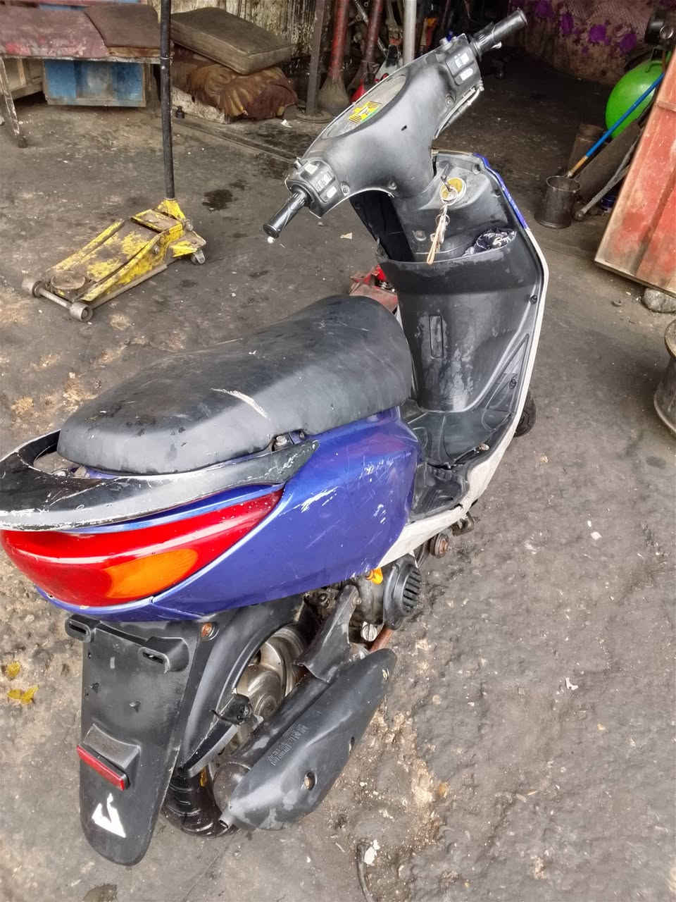 سلام عليكم ابريز للبيع كله شغالة
مكينة خير من الله لايت اشاير بك لايت كلة شغال تايرات جددسلف هندر شغال السعر ٥٥٠ وبيه مجال المكان العبيدي قرب جامع الامام علي هاذ رقمي ***********
