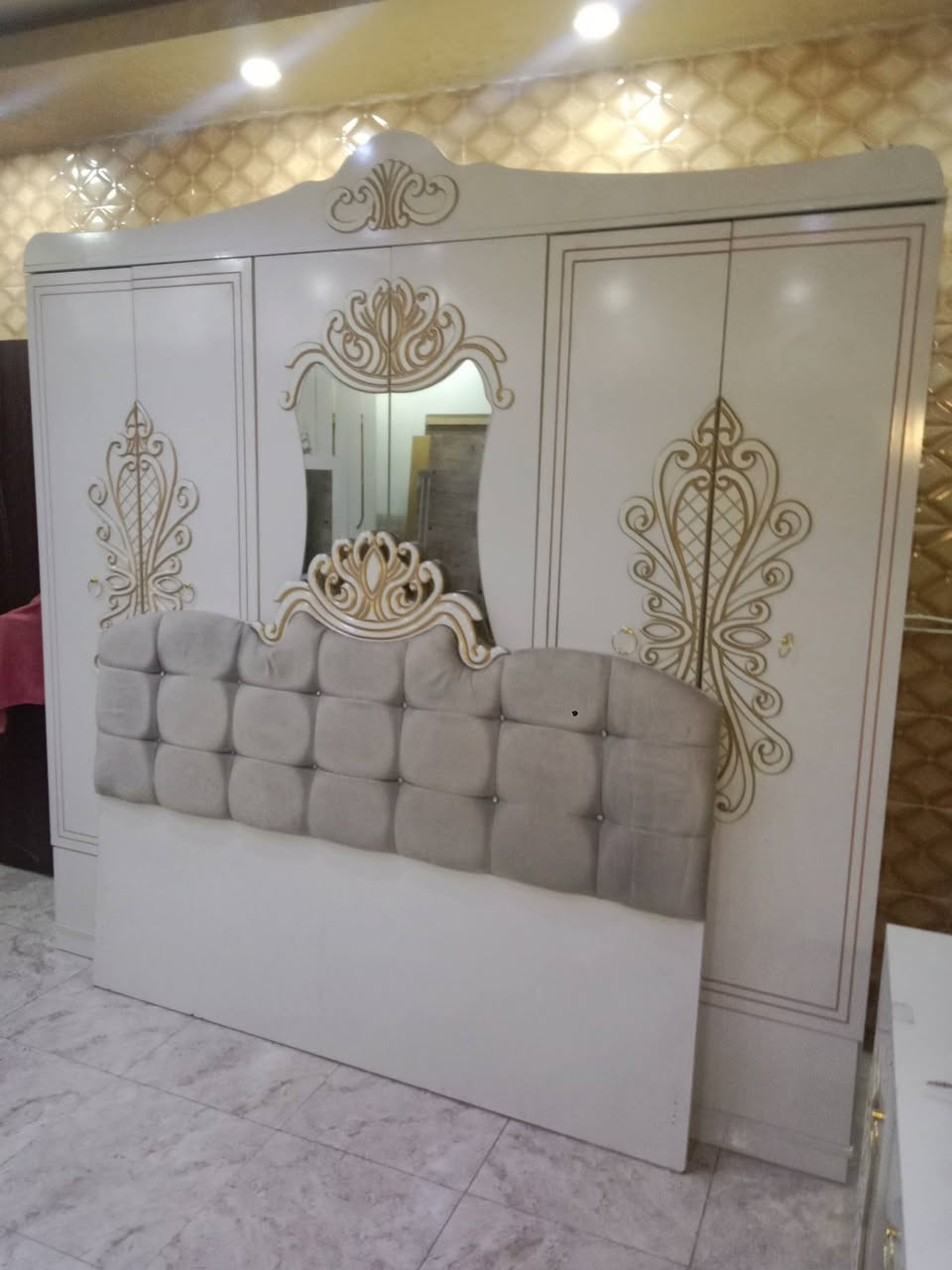 غرفه نوم 5 قطع للبيع مع شد ونقل ودوشك للتواصل ***********
