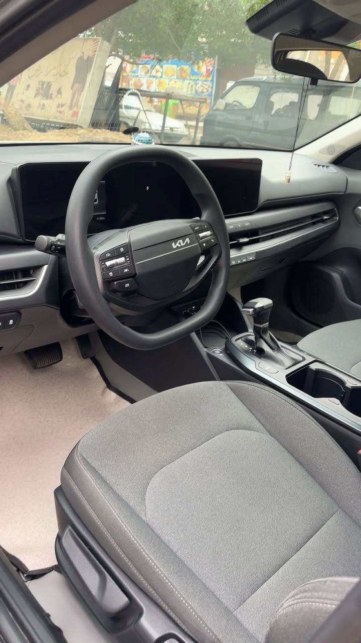 السلام عليكم اخوتي رمضان مبارك عليكم للبيع K4 2025 سياره جديدة بمعنى الكلمه وعلى ايد وحده حادث قبق جنطه مصلح ودعاميه راجعة بلاد جاملغ جهة السايق بس بارد بسيط باقي السياره كفاله السياره ليبل واحد تخم تاير دوشمه بجم مغلف ppf عوزه بس دفيوزر خلفي فقط ربع ماتصرف عليه مواصفات معروفه بصمه وتشغيل عن بعد اي استفسار *********** بغداد مرقم ابئسمي السعر 175 وبيه مجال بسيط 💙
