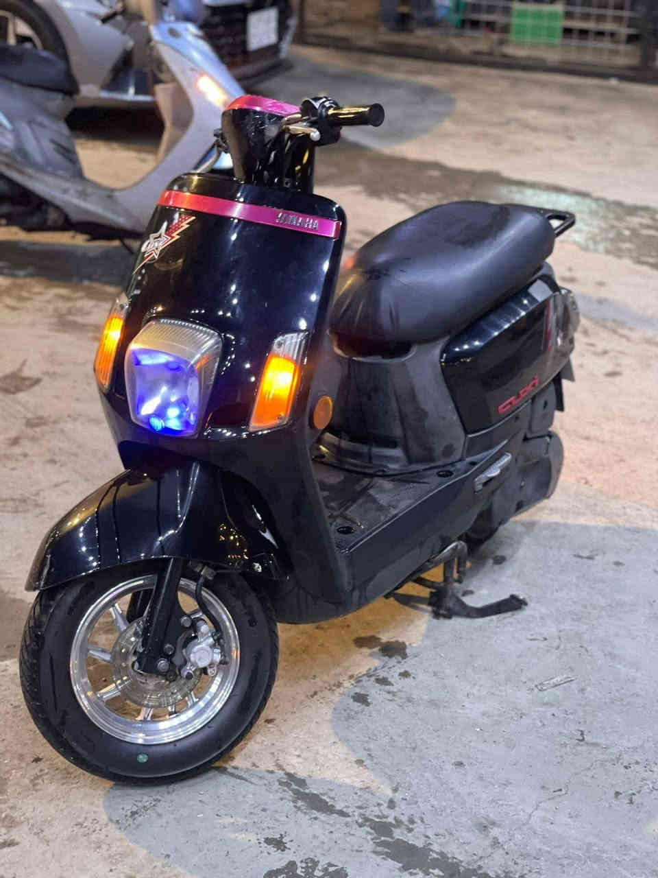 سلام عليكم دراجه البيع بوليس موديل13مصطره بحالت وكاله دراجه صالها فتره من جبتها وهاي صورها دراجه كفاله عامه مكان بغداد تصل وتساب وعله خط***********سعر نشالله يعجبك
