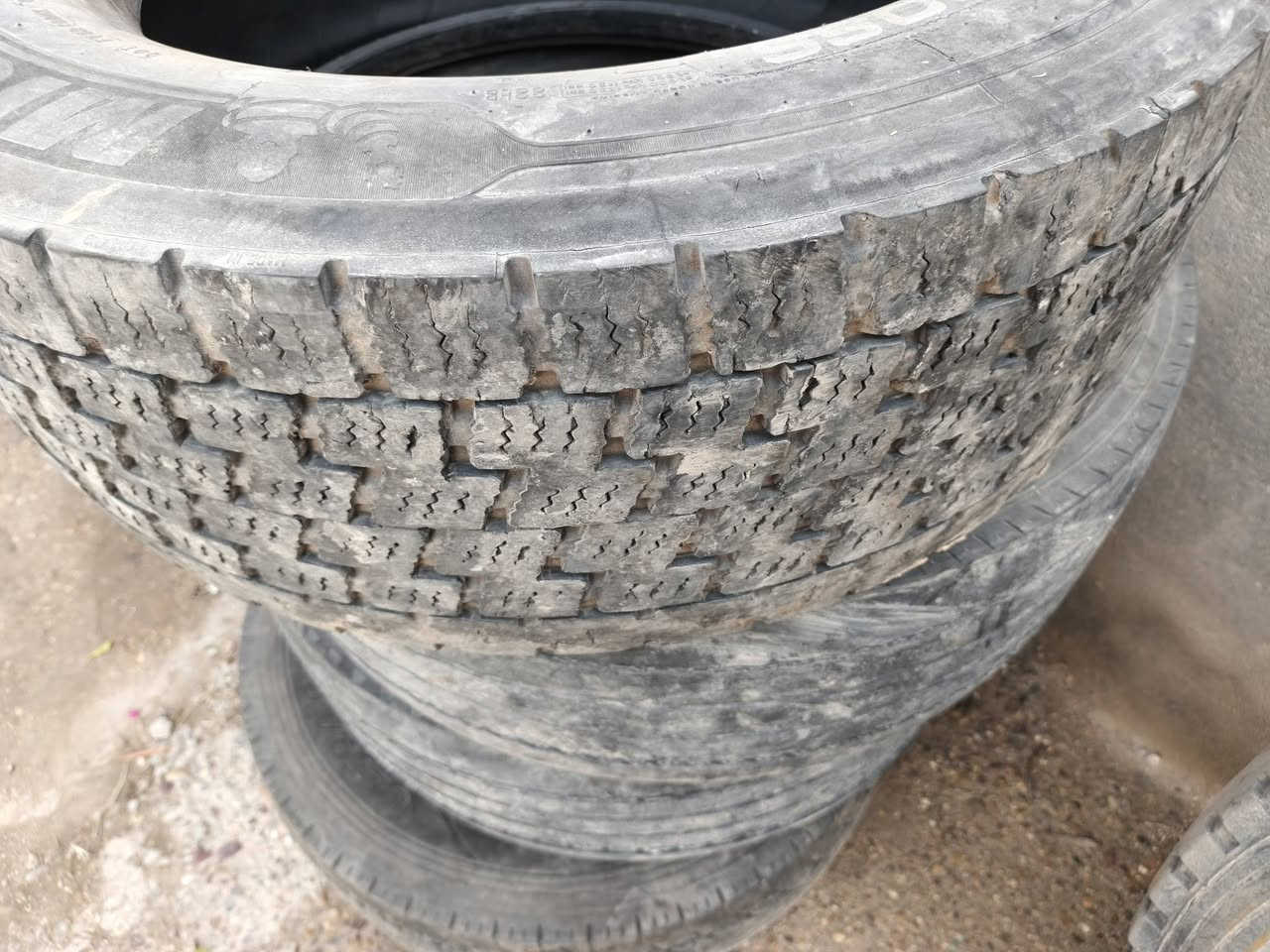 سلام عليكم  تايرات ياباني اصلي 4ازواج
75 فقل 
***********
