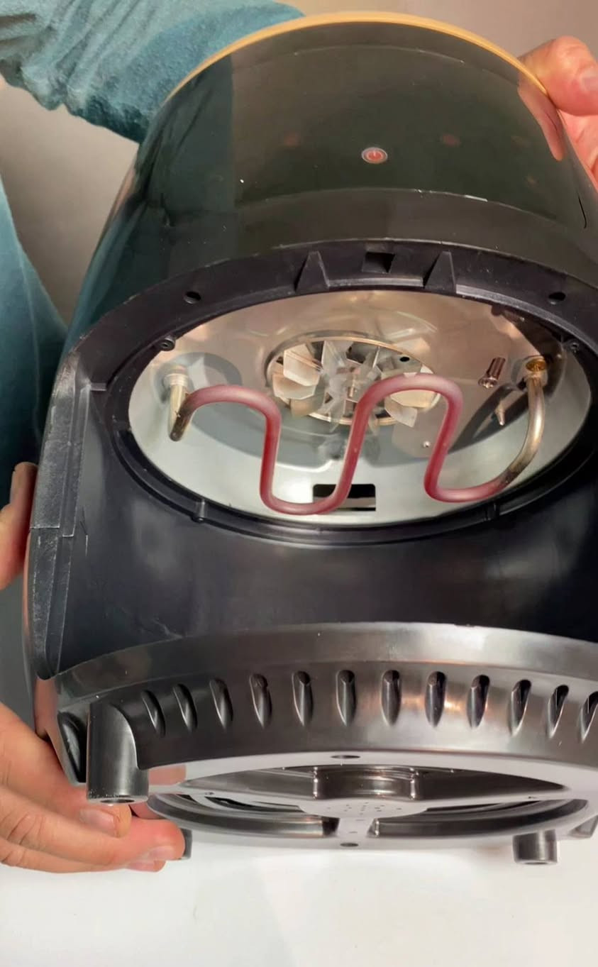 قلاية هوائية 6 لتر 2400 واط مع شاشة تحكم تعمل باللمس 💯

متوفر توصيل 🛵


**إذا كنت صاحب هذا الإعلان وتريد حذفه لأي سبب، رجاءا أرسل رسالة إلى الدعم الفني**