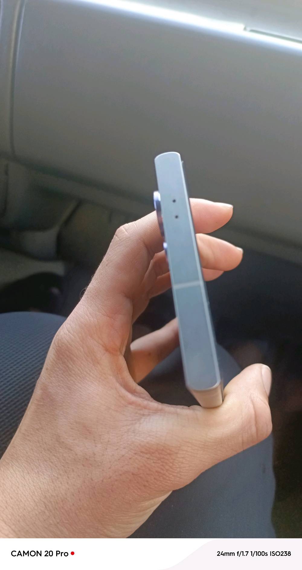 اس24الترا بدون كارتون فقط شاحنه 45واط الاصليه تلفون مابي اي خلل جديد ونضيف الامن الداخلي