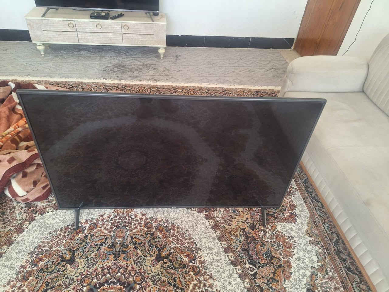 السلام عليكم بلازمة LG مستخدمة حجم ٥٥ سمارت تتدعم فول مستخدمة تتدعم دقةHD و2k ملاحضة اكو نقطة بيضاء صغيرة علة يسار الشاشة السعر٣٥٠


**إذا كنت صاحب هذا الإعلان وتريد حذفه لأي سبب، رجاءا أرسل رسالة إلى الدعم الفني**