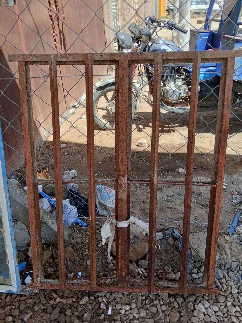 شبابيك للبيع المكان الشاميه مفرك الصلاحيه مقابيل مشروع الماي ***********
