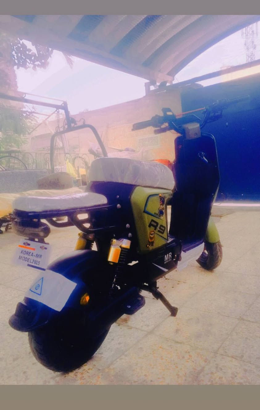 سلام عليكم دراجه شحن R9 للبيع 
الدراجه كامله وجديده وبطاريات 2026 جدد المكان البصره السعر 400وبيهه مجال الرقم ***********
