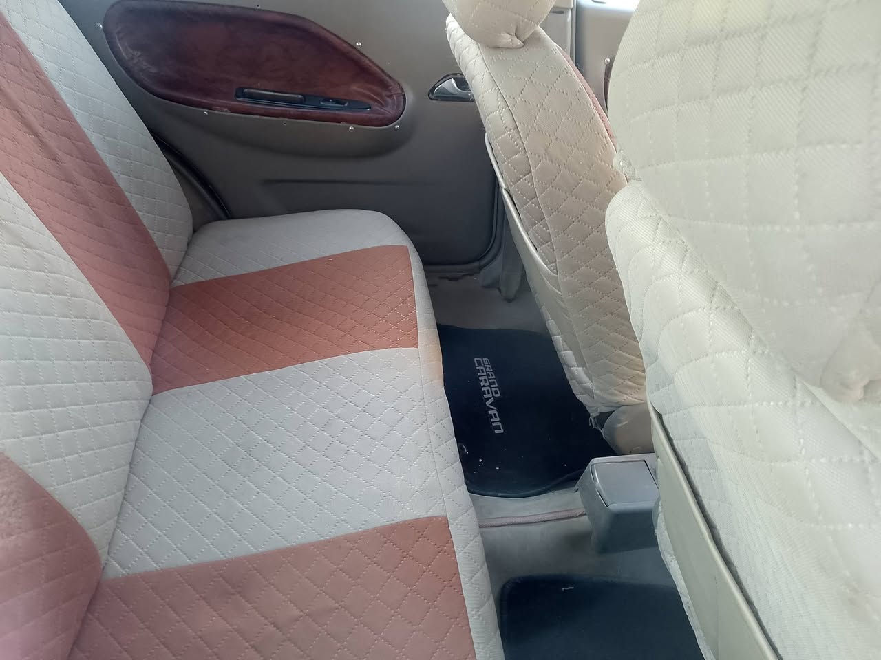 السلام عليكم. للبيع شيري كوين موديل ٢٠٠٩ سياره نضيفه وما بيه كل نقص تبريد ثلج. رقم جديد. سنويه ٢٠٣٠تحويل مباشر. السعر ٣٣وبيه مجال للستفسار اتصل ***********
