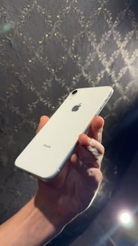 ايفون Xr ابيض 128 GB مبدل بطارية اصلية فيس ايدي شغال شخط مابي جهاز كلش...