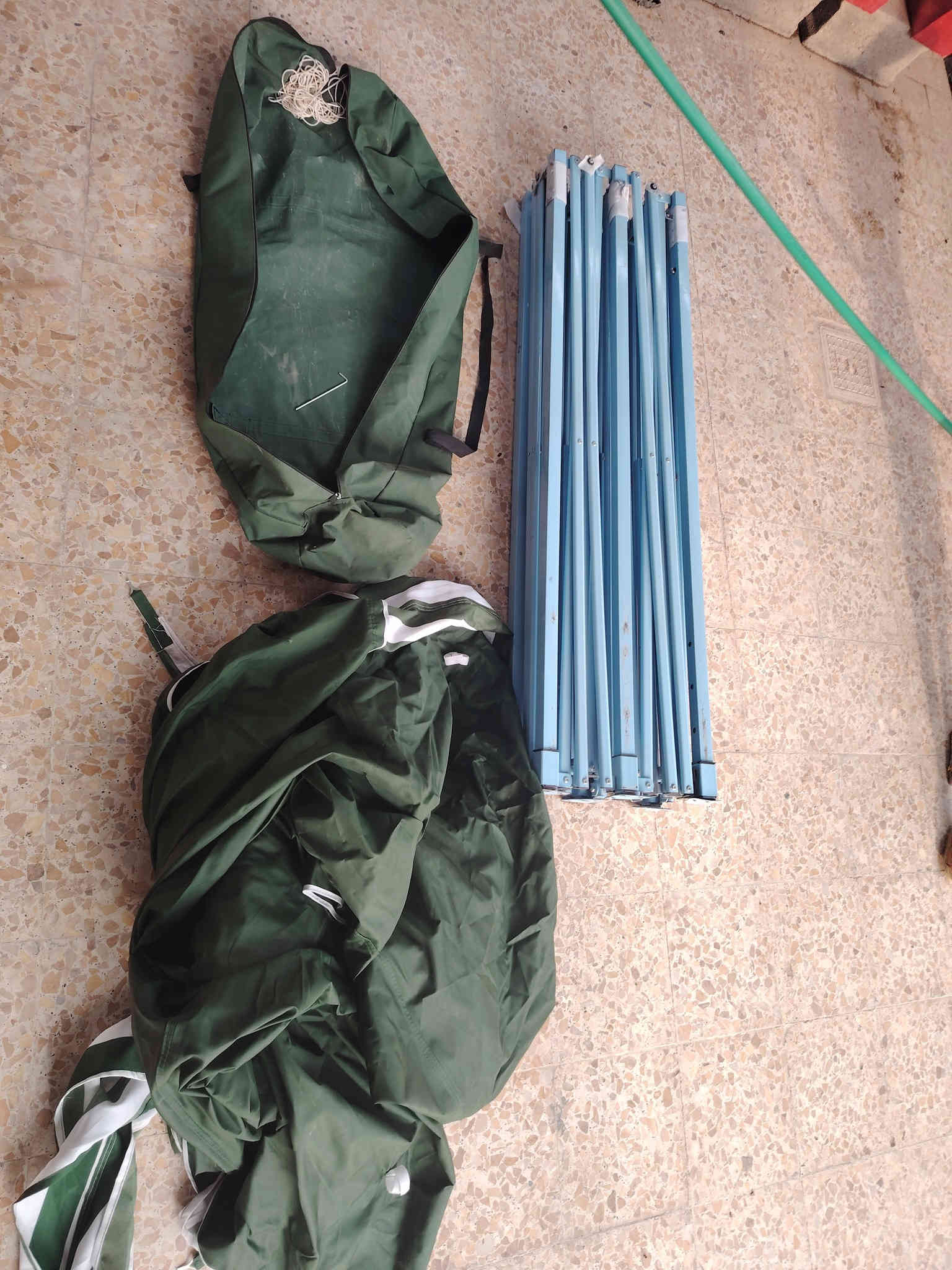 مضله تخيم
قياسات
٥ متر او ٧٠ سنتم طول
٢ متر او ٩٥ سنتم عرض
٢ متر رتفاع
حديد او نصف مضله من الحجم الكلي
باله تريد تفضل
*********** واتساب
