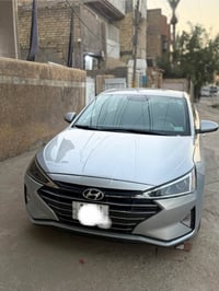 النترا موديل 2019 وارد امريكي كلين تايتل  رقم بغداد  كير و مكينه مكفول...