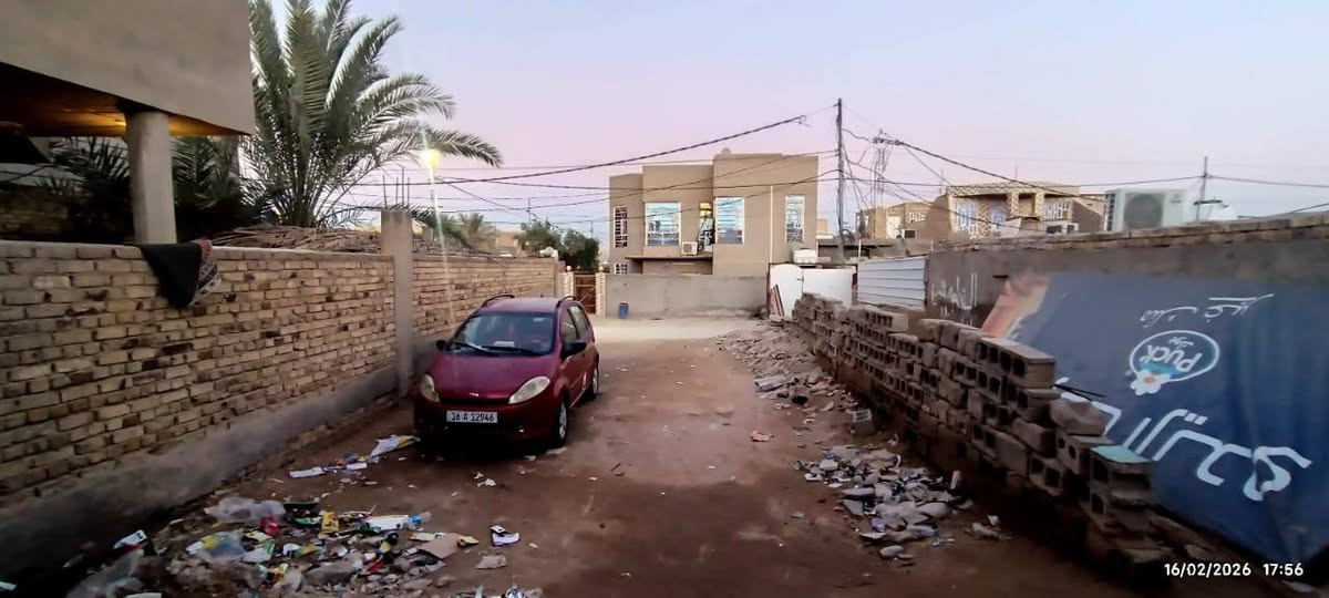 السلام عليكم قطعه طابو 100متر واجه 6وربع ونزال 16 بشاوع مدرسه بيروت الاهليه ع شارع تبليط الاتصال ***********
