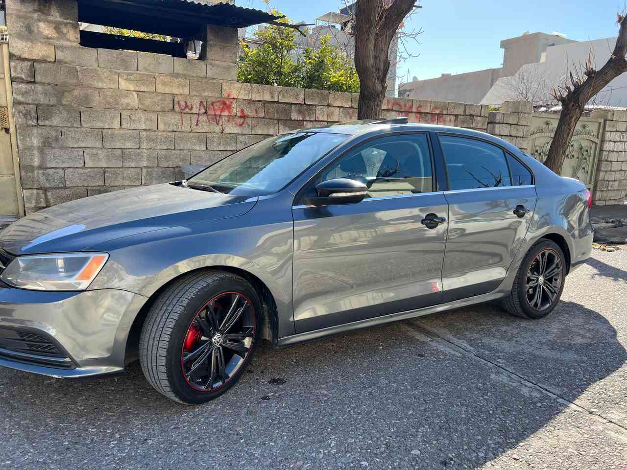 جيتة ١٤و توربو  ٢٠١٦ فول فول قةپات مواسةفات ٣پارجة سبوغ چامرغي. دواوة لاي سايةق لةگةل دوو دةركةي لاي سايةق بةس پةمپ بي مةعجون ٩١٠هةزار غرامةي لةسةرة ١١٥ و معاملة رةقةم تةلةفون 0750 7674044 أربيل, العراق
