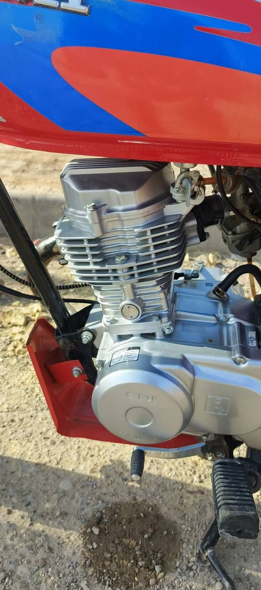 سلام عليكم دراجه البيع نضيفه وارق اصولي وكيله سيد خلدون الشاصي مديل 2012تعمير 2025السعر واحد 200بيه مجال قليل مكاني العماره حي العسكري هاذه رقمي ***********
