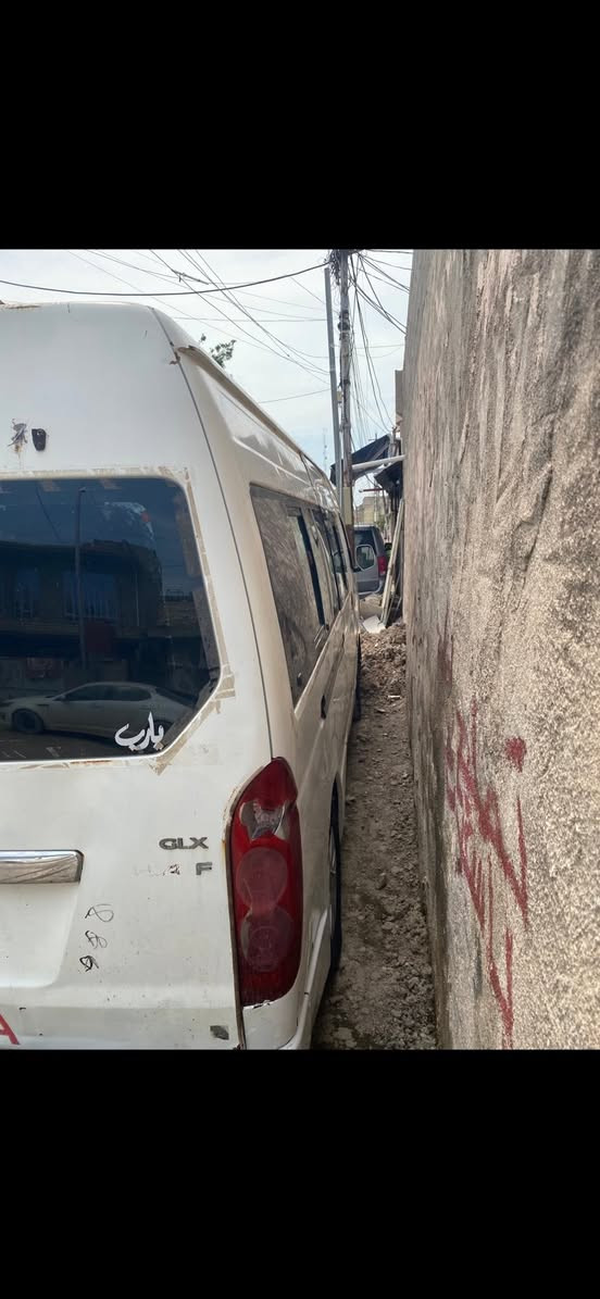 السلام عليكم سياره جنبي جيلوج للبيع كير ومكيمه جمره سياره باسمي تحويل مباشر سعر ٥٥ وبيها مجال 
***********
