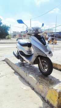 السلام وعليكم دراجه بغبغاء للبيع اخت الرمبه الدراجه كفر و مكينه بلادي ...