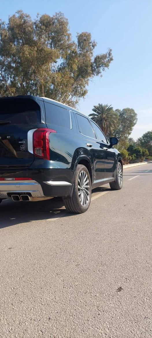 هونداي بالسايد 2023 
Hyundai Palisade 2023 Calligraphy

المواصفات
اللون: زيتوني مميز
العداد: 58 الف ميل قابل للزياده
الضرر: دعاميه اماميه تبدلت نفس اللون بابين بيهن صبغ بعدها على وضعها وصور الحادث داخل المنشور
شاشة عرض داتشو
المحرك V6 3.8
بصمة تشغيل + بصمة ابواب
اصطفاف ذاتي (تقديم + ترجيع عن طريق الريمونت)
فتحة سقف + بانوراما
سماعات هارمن كاردن عدد 16
رادار امامي + خلفي
حساسات امامي + خلفي
كامرات عدد 6 360 درجة
كشنات امامي خزن ميموري
كشنات كهربائي تدفئة وتبريد
انارة داخليه (محيطيه) + انارة دشبول
بردات جانبية
تبريد مركزي امامي + خلفي منفصل التحكم
تحكم ستيرن + شفتات
تدفئة ستيرن
مرايا هيتر + تعتيم
صندوق كهربائي شفط + اربع وضعيات فتح صندوق
وضعيات قيادة (5)
ويل كب حجم 20
اوتو هولد + نقطة عمياء
سايد بريك بصمة + مثبت سرعة
شحن وايرلس
إشارات بالمرايا + إشارات جانبيه
اوتو هولد
تحديد مسار
شاشة ديجتال كبيرة
تشغيل عن بعد
تدليك كشن (مساج)
دفع رباعي
نظام مانع انزلاق
نظام نزول منحدرات
وبعد بيها هوووواي مواصفات معروف الكلگرافي ال VIP فول 1/1
السياره رقم بغداد انكليزي

🟧 السعر علق يوصلك السعر 📮

للتواصل
*********** (واتساب / اتصال)

#سوق_العراق_للسيارات #هيونداي_بليسيد #بليسيد_2023 #بيع_سيارات
