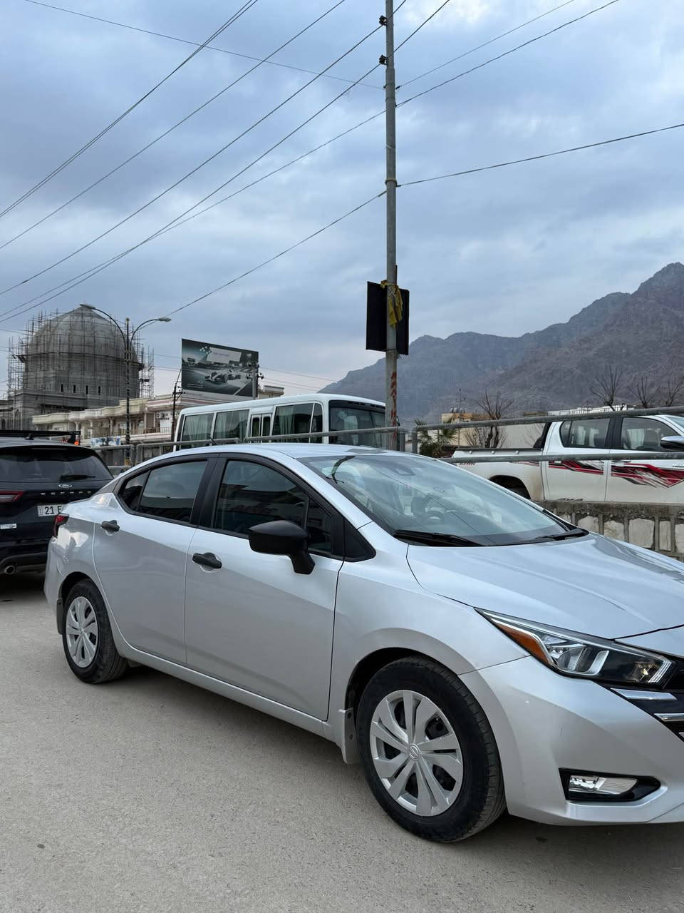 نیسان ڤێرسا ٢٠٢٣ مواسەفات S ڕاداری پشت و پێش سەیارەکە زۆر جوان و پاکە ٢ پارچەیی بۆیاخە بێ ناو بێ ئیرباگ کاتیە کاتیەکەی نەشکاوە کاتی ٣ مانگی لەگەڵە بەشەرتی ئەوەیی یەک دینار مەسرەفی تێدا نەبێت 
ژم.*********** رانية, السليمانية
