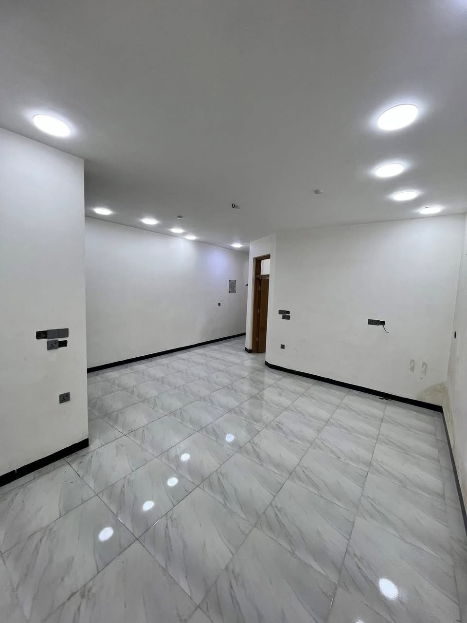 #للايجار في السيديه
🌐مشتمل طابق اول مساحته150 متر نضيف جداً  زيرو معزول عزل تام 
💠غرفتين نوم 
💠صاله
💠مطبخ 

💠وخدمات عدد ٢

💵 بدل الايجار 700 الف

📍موقع مميز جداً

⚜️للاستفسار ولتواصل ↘️↘️
***********
