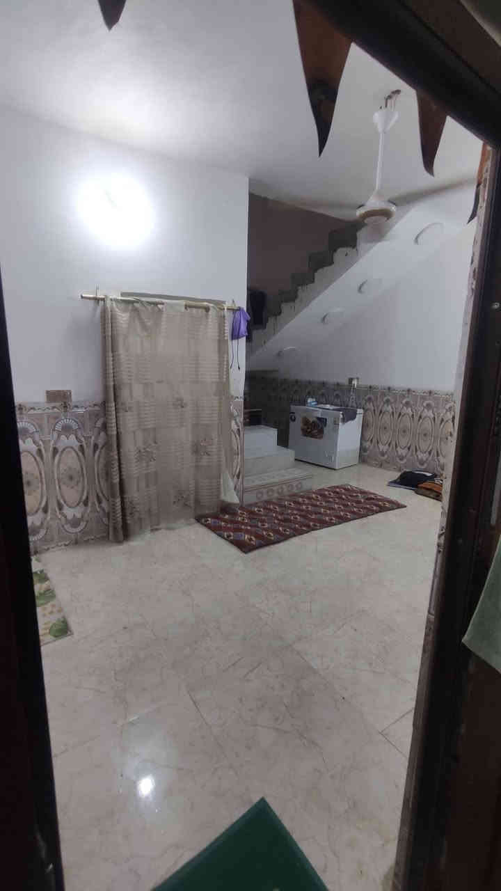 السلام عليكم
بيت للبيع مساحه 125م طابق واحد 

استقبال وصاله ومطبخ وغرفة 

في كربلاء قرب الإمام الحر 

السعر 80 وبيه مجال 

للاستفسار الاتصال على الرقم ***********
