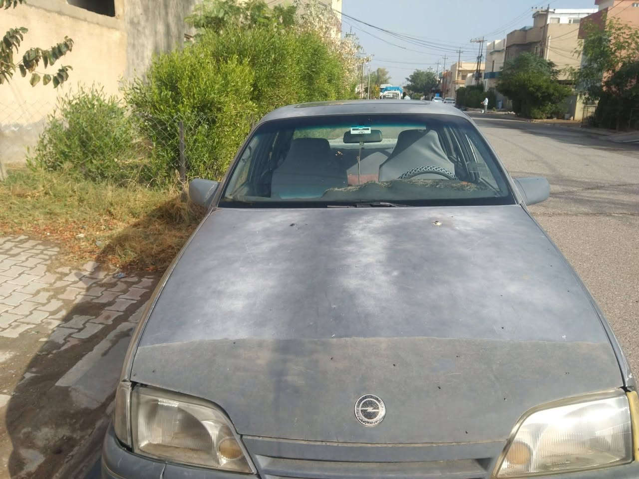 اوبل اوميكا صندوق موديل ١٩٨٨ رقم كركوك كير اوتوماتيك قفل مركزي بيها بطاقة بنزين وسنوية عظم عاج لكن منتهية من سنتين شرط التحويل ودفع الغرامات فورا
مكانها كركوك وسعرها ٢٦ ورقة  .
الاتصال بالرقم ***********
