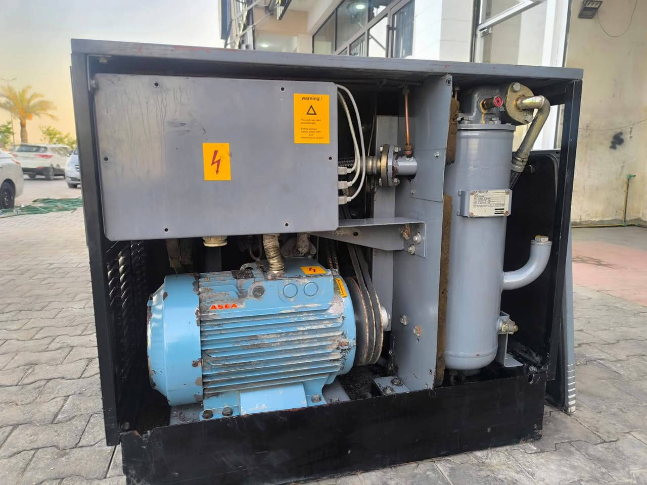 🔧 المنتج: كومبريسر هواء 25 حصان
⚡️ الموديل: ATLAS COPCO GA 118
⚡موديل 1984 
⚡ضغط 7,5 بار
⚡حوالي 2,6 متر مكعب / دقيقة

📍 العنوان: حي القادسية – خدمي شارع الصب – مقابل معرض النجف الدولي
📞 للاستفسار: ***********
