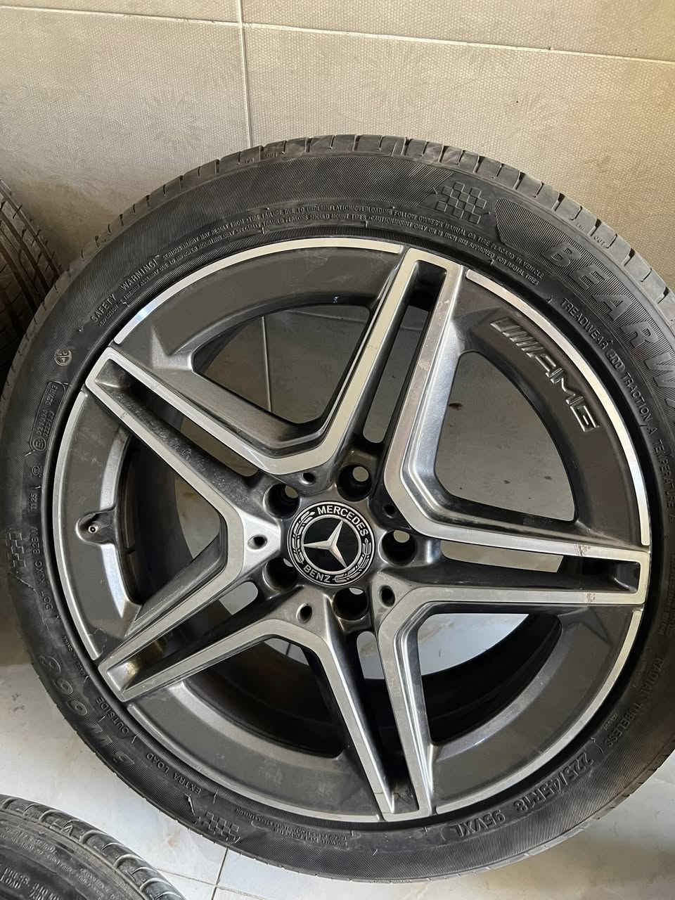 هذني عدي للبيع مال مارسدس c300بس واحد بي تصليح ***********
