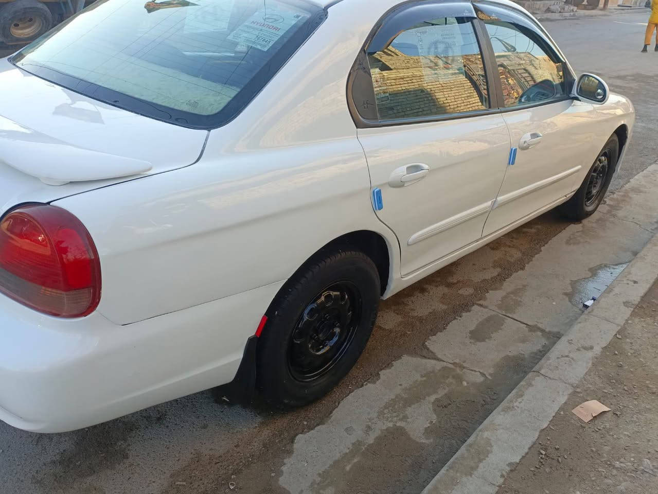 اسلام عليكم سوناته موديل 2001. مكينه بلاد 4سلندر كير عادي 
رقم انكليزي سنويه بسمي تحويل ثاني يوم
لله شاهد كله جديد سياره جاهزه مابيها اي نقص 
الشراي يتصل على رقم ***********..
