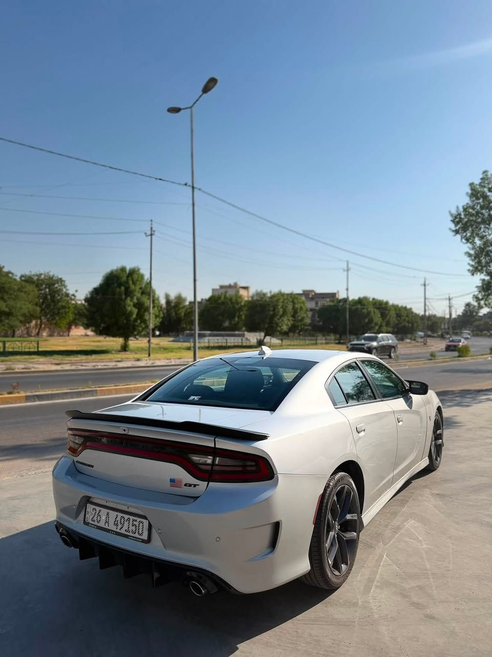 سلام عليكم
جارجر GT 2023 
رقم السيارة صلاح الدين مشروع وطني تحويل ب اي محافضة 
ماشية 47 الف 
شاشة كبيرة 
سوبر تراك
حساس خلفي
نقاط عمياء
كامرة خلفية 
سماعات الباين 
ويل حجم 20
وباقي مواصفات الجيتي
بدي كت srt بلادي
حادث جاملغ وبنيد 
مكان السيارة بغداد الكاظمية جكوك 
السعر 195 وبيهة مجال🔥🔥
***********
