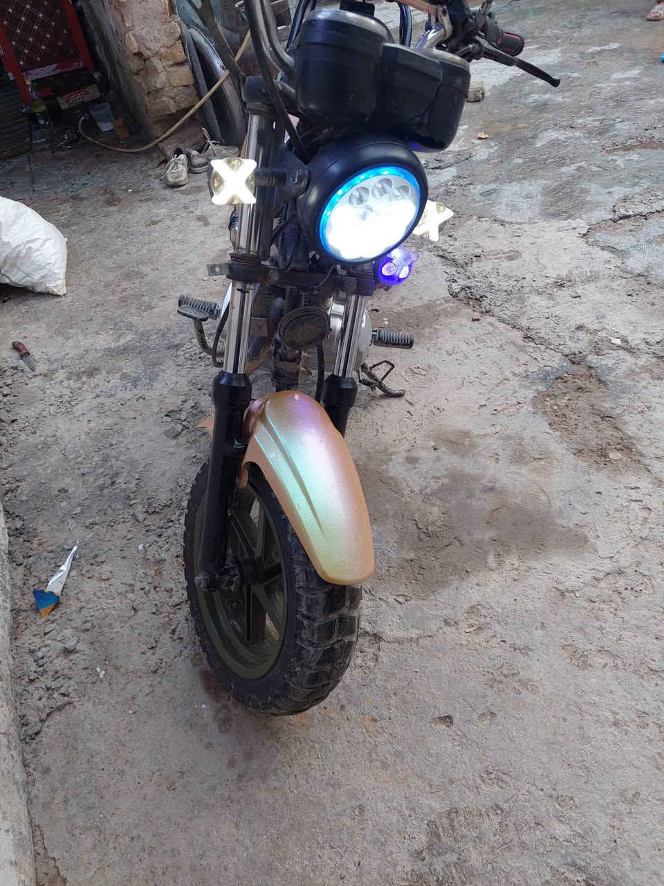 السلام عليكم  دراجه ساو كوري اربعه كير بحاله جيده كلهه شغاله كهربائيات محرك جديد برغي مامفتوح بي بغداد مدينه الصدر  .... 10000  وبيهه مجال ***********
