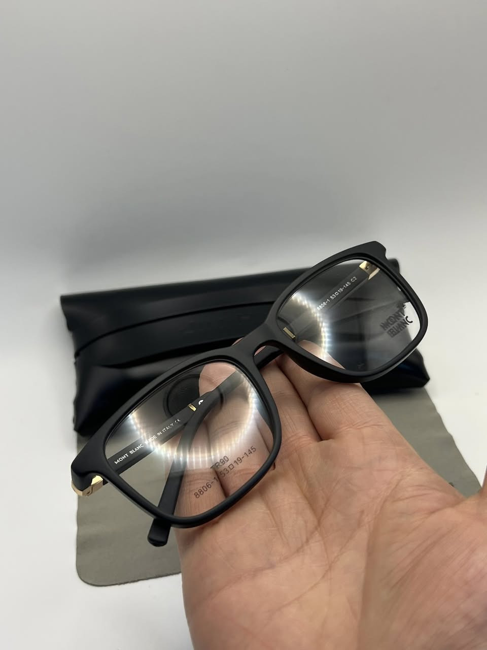 عشاق النضارات 
قطع مختلفه جدا 
المهتم فيها مراسلتي


**إذا كنت صاحب هذا الإعلان وتريد حذفه لأي سبب، رجاءا أرسل رسالة إلى الدعم الفني**