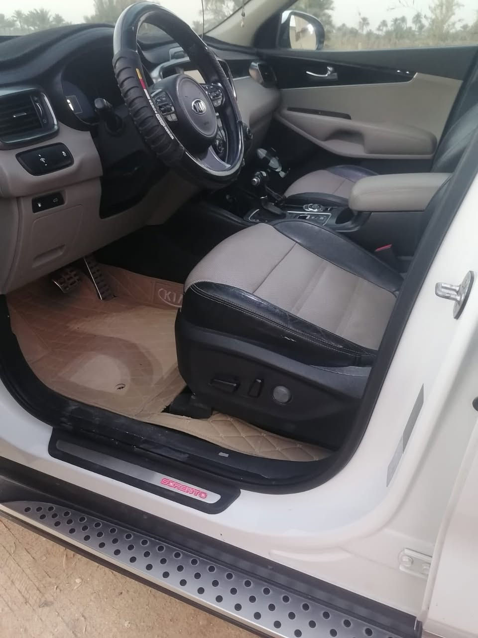 السلام عليكم سورنتو 2017 فول مواصفات بانو رامه سيارة فول مجوعه سيارة بسمي ماشيه 170كير مكينه حداديه كله جاهز بيها اثر شخط صفحت الصدر بيبان ثنين اثر شخط ستوته بدون داخل المكان كربلاء السعر190.  رقم ***********.  مكلف بلنشر بدون خاص
