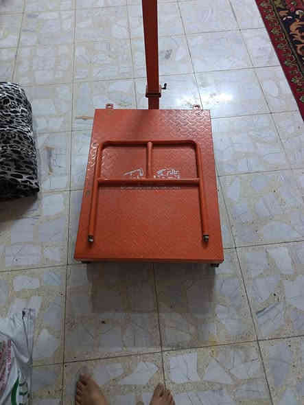 سلام عليكم ميزان 700كيلو سعر 200 مكان بغداد ***********
