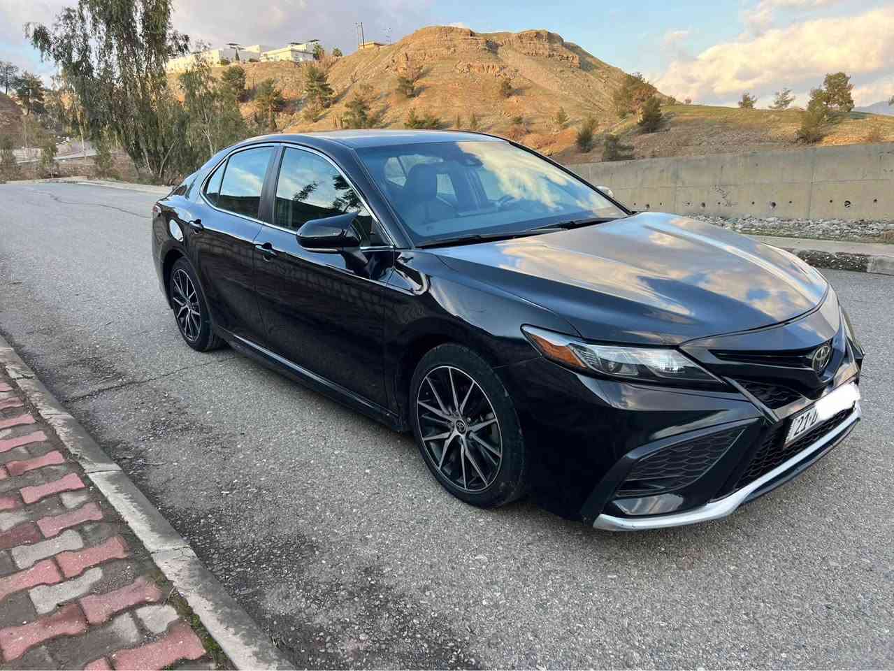 تويتا كامرى SE 2022 زؤر جوانه 74mill رؤيشتووه بؤنيتى بؤياغه له گه ل بستيك چاملخى سكن دعمى قورسى نيه ره سمى شانسيم داناوه گيرو مه كينه ى به شه رته سنه وى ره قه م و تاييه ى نوييه  به ناوى خؤمه كؤبؤنى به نزينى هه يه 
***********
180$ معامله كويسينجاك, أربيل
