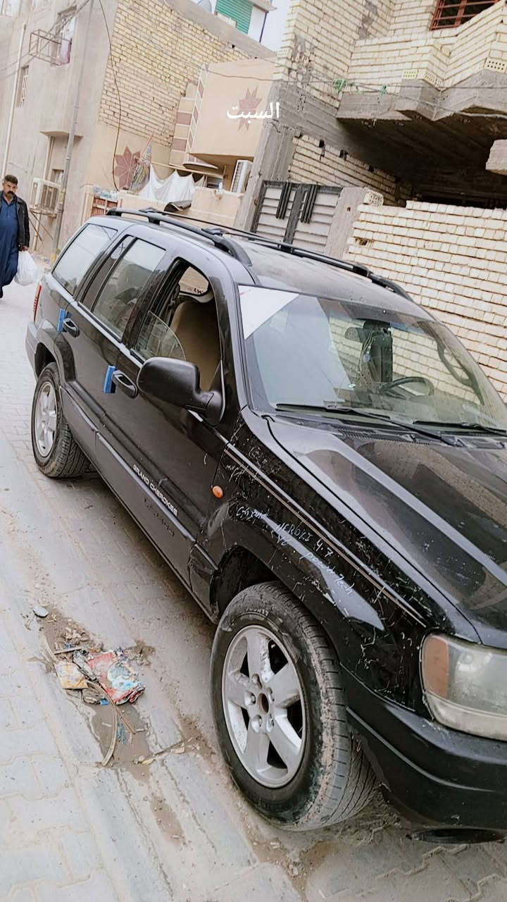 سلام عليكم جيب شيروكي لفين 4 لون اسود رقم كركوك سياره مكفول محرك كير مكفول سيارة خير م الله ***********
