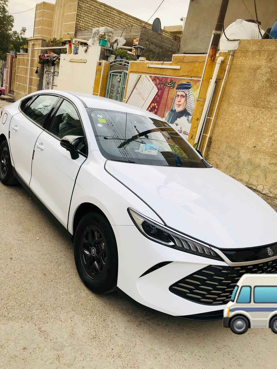 سيارة للبيع byd نوع جن بلاس موديل 2025
ماشية 2500 كم الون ابيض السيارة جديدة 
وبيهه هواي شغلات اني ضايفهن من يمي
الشراي يتصل أو يتواصل 
***********
