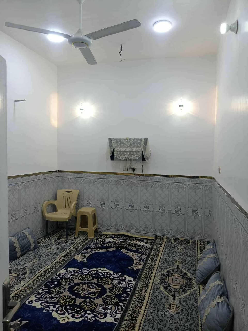 اقصاد بلاش شهري 212 الف صندوق الإسكان
النجف الاشرف بحي النداء بيت جديد 

منطقة ال59 قرب  مدرسة الورديه 

وشارع الكفيل كمل بناء 2024 بناء درجه اولى (#جناي) 

مساحة 100 متر طابق ونص٠٠ كله البيت سراميك.. 

منضومة غاز.كشوانيه . صب مسلح:: كهربائيات تركي ميلانو.. خلاطات دفن ٠٠درج بايات مرمر.. حداديه ثقيل 

#طابق ونص

طابق الأول =  استقبال صاله مطبخ وغرفه حمام خارجي + حمام داخلي

طابق الثاني = غرفه... حمام

تدفع مقدم نقد 64 مليون وبي مجال قليل

وال  يبقن ال40 مليون اقساطهن كل شهر 212 الف للاسكان

 #تغير الكفيل صندوق الإسكان كلش سهله بلاش بدون فلوس فقط استبدال معلومات

 #واذا نقد 98 مليون 

@إشارة.. الاستفسار ***********
