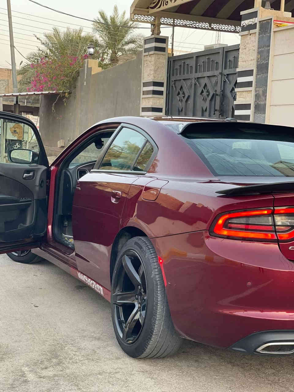 للبيع جارجر 2019 لون كرزي🍒 سيارة مال بيت 
وارد أمريكي كلين كفاله عامه سوناره بل منشور

محرك 3600
رقم سليمانيه 
تشغيل عن بعد 
شفتات ستيرن
تدفئة ستيرن  
كامرا دوار 
ويل حجم 20 
حساسات خلفي 
لايت زنون عالي ناصي 
السياره مكفوله من محرك وكير 
وحداديه وتخم تاير جديد
السعر 235 بيه مجال بسيط 
مكانها ديالئ بعقوبه  
للاستفسار الاتصال على 
 اتصال.  ***********
