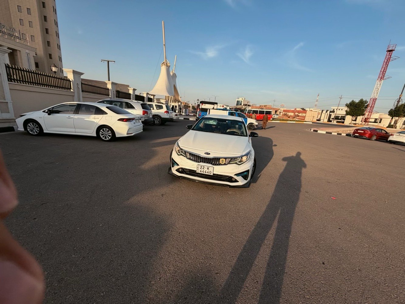 ✨ للبيع كيا اوبتيما خليجي 2019 ✨✨

✨ محرك 2400 DOHC - 185 حصان ✨✨



✨ ويل 18 انج ✨ رقم مميز ✨✨



**المواصفات الميكانيكية:**



✨ المحرك: 4 سلندر 2.4L DOHC 16V MPI



✨ القوة: 185 حصان @ 6000 rpm



✨ العزم: 241 نيوتن.م @ 4000 rpm



✨ الگير: 6 سرعات اوتوماتيك سبورتماتك + تبترونك



✨ وضعيات القيادة: Eco / Normal / Sport



✨ الدفع: امامي FWD



✨ الصرف: 24 داخل / 33 خارج / 27 مشترك MPG



✨ التانكي: 70 لتر



✨ الباتري: 80 امبير AGM



**الابعاد:**



✨ الطول: 4855 ملم



✨ العرض: 1860 ملم  



✨ الارتفاع: 1465 ملم



✨ قاعدة العجلات: 2805 ملم



✨ الخلوص: 135 ملم



✨ الصندوق: 450 لتر



✨ الوزن: 1465 كغم



**المواصفات الخارجية:**



✨ ويلات 18 انج المنيوم دايموند كت



✨ تايرات 235/45R18 جديدة



✨ اضوية امامية ليد بروجكتر + DRL



✨ اضوية خلفية ليد



✨ مري كهربائية + تدفئة + طي + اشارة



✨ حساسات خلفية + كاميرا HD



✨ بصمة ابواب + تشغيل عن بعد + دخول ذكي



✨ فول مواصفات عدا البنوراما



**الداخلية والرفاهية:**



✨ شاشة 8 انج لمس + GPS + CarPlay + Android Auto



✨ بلوتوث + USB + AUX + 6 سماعات + صب ووفر



✨ تكييف ثنائي Dual Zone + فتحات خلفية



✨ تدفئة ستيرن + تدفئة مقاعد امامية



✨ مقاعد جلد + كهربائية + ميموري للسائق



✨ كروز كنترول + تحكم ستيرن



✨ زجاج كهربائي اوتو 4 ابواب



✨ مراية وسط تعتيم تلقائي



✨ اضاءة داخلية ليد + ستائر خلفية



**الامان:**



✨ 6 ايرباك



✨ ABS + EBD + BA + ESC + TCS



✨ النقطة العمياء BSM



✨ مغادرة المسار LKA  



✨ تنبيه المرور الخلفي RCTA



✨ حساسات ضغط الاطارات TPMS



**حالة السيارة:**



✨ نظيفة جدا شرط الفحص 

✨ صيانة وكالة وماشية قليل



**السعر:** 188 ورقة وبيها مجال



**المكان:** الانبار - الحبانية



**رقم الهاتف:** ***********



✨ اتصال + واتساب ✨