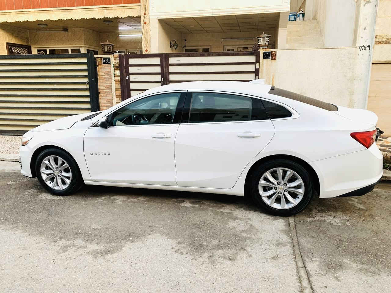 للبيع شفروليەت ماليبو  LT 2023
الظرر بنيد صبخ بدون دواخل  ٤ قطعة كلير أمريكي 
السيارة نظيفة جداً من الداخل والخارج.

السيارة مفحوصة وجاهزة لإصدار الرقم
السعر مع رقم كامل: 120$
عنوان/ اربيل شريكة هەوراز
***********
