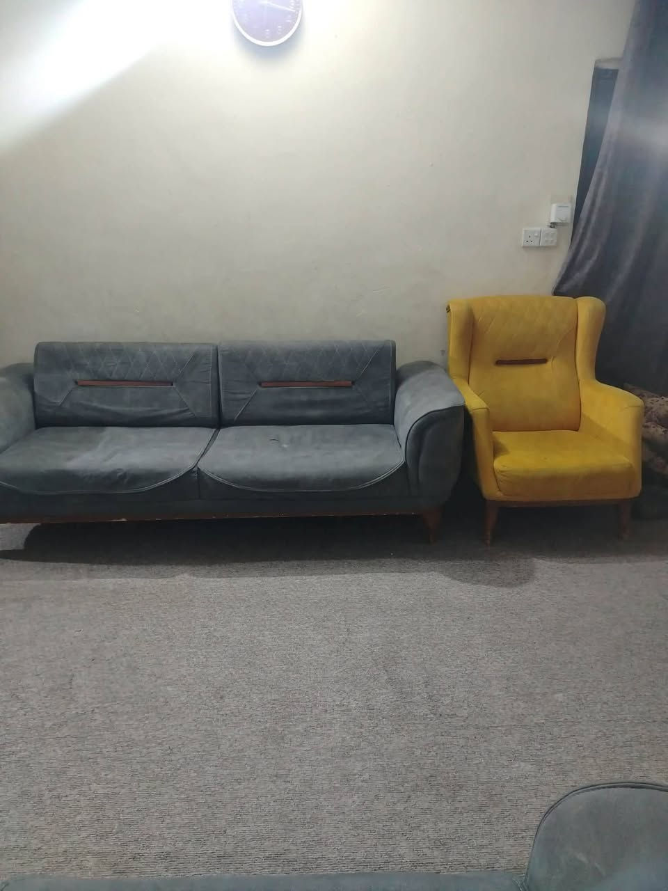 تخم نضيف يتحول الى سريسر نوم ثنين قنافه وربع كراسي عنون كربلاء المقدسة شهداء المحلق رقم الهاتف ***********
سعر 300وبيةة مجـال
