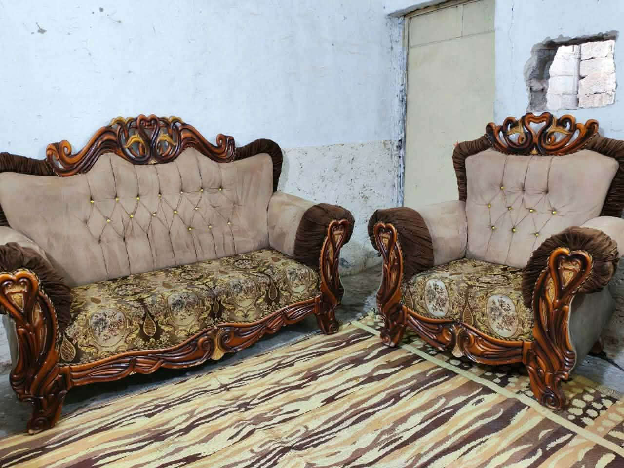 تخم للبيع درجة اولى نضيف كلش 10مقاعد السعر450الف مكان بغداد الزعفرانيه شارع المستشفى ‭٠٧٧٠ ٤٣٦ ١٦٨٤‬
