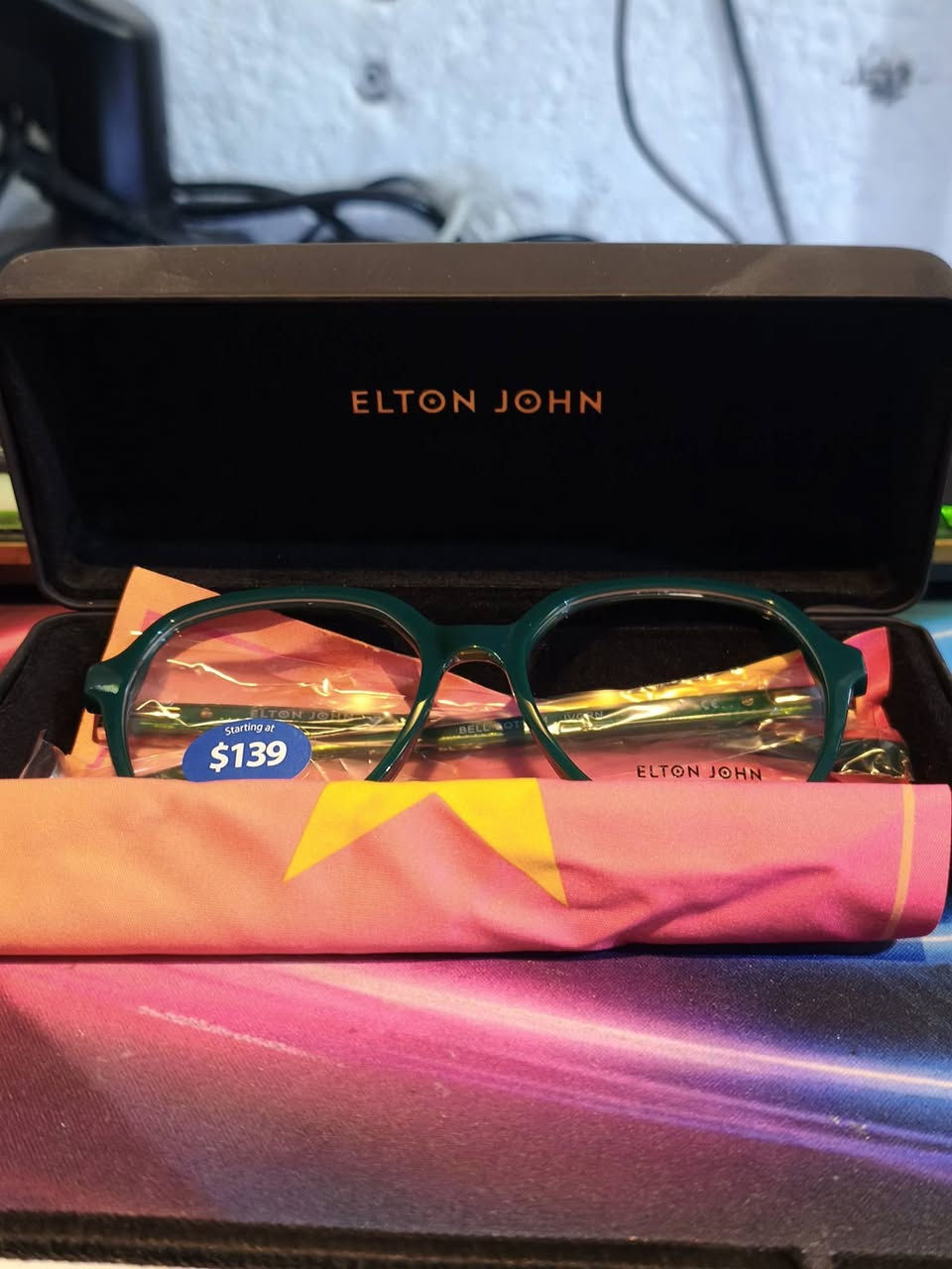 السلام عليكم
مجموعة نضارات كبيرة جدا 
ماركة Elton John 
العدد الكلي 86 قطعة كل القطع اصلية جديد كامل الملحقات و العلبة و كلشي مثل ما موضح بالصور
للاستفسار المراسلة على الخاص مع ارسال الموديل المطلوب 
و الاسعار مناسبة ان شاء الله


**إذا كنت صاحب هذا الإعلان وتريد حذفه لأي سبب، رجاءا أرسل رسالة إلى الدعم الفني**