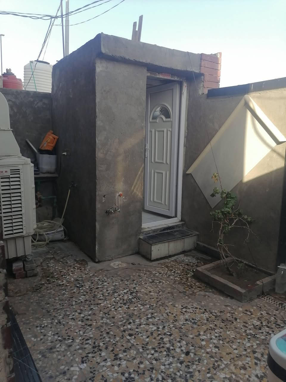 بيت 100 متر 5في 20 مطلواب سكان عله ساحه طابقين بناء بلوك ابو 20 الطابق الثاني  فرمستوانا صاب مسلح فول لاستفسار اتصال عله الرقم التالي *********** مكان البيت الامن الداخلي الجمعيه الاوله
