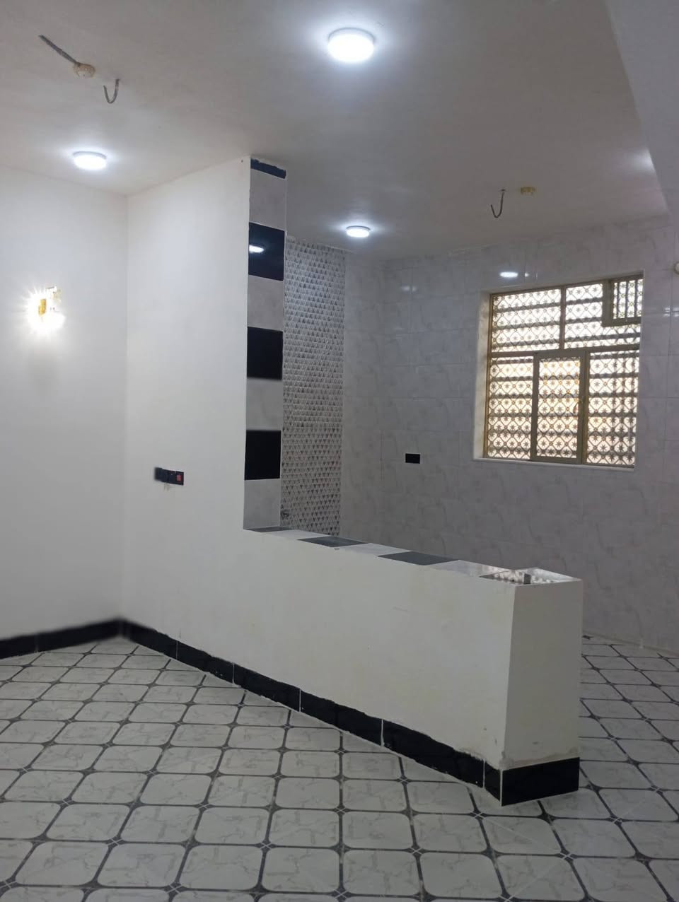 🏡دار للبيع🏡
المساحة: 65 متر مربع
✅ #طابو_زراعي_سند_25_أقرار_محكمه
السعر: 24 مليون  (مع المجال)
الموقع: النجف شارع الصب عمود 314

مواصفات البناء:
غرفة/ صالة معزولة/مطبخ معزول/ صحيات خارجية مكشوفة
بناء مرتب (أساس + سقف كونكريت + طابوك)
أرضية بورسلين أبو الـ 60

الخدمات:#بعد_عن_سوق_100م
ماء كهرباء مدارس سوق تبليط مولد

للاستفسار والاتصال:

***********
