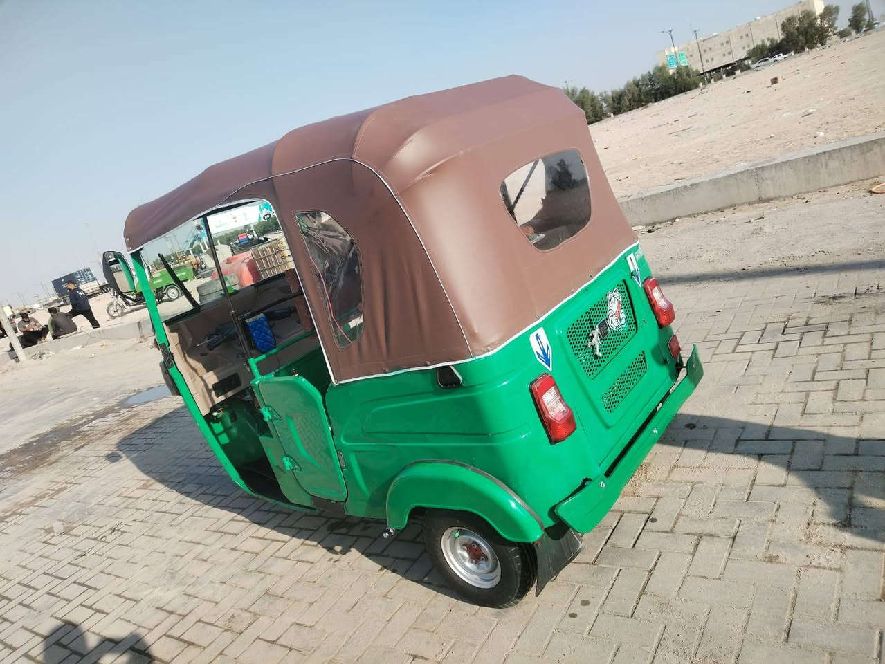 السلام وعليكم تكتك مديل 22 رقم سنويه  مكينه مفتوحه مكاني بغداد الزعفرانيه التنومه سعر 5500 بيه مجال كلش قليل رقم***********
